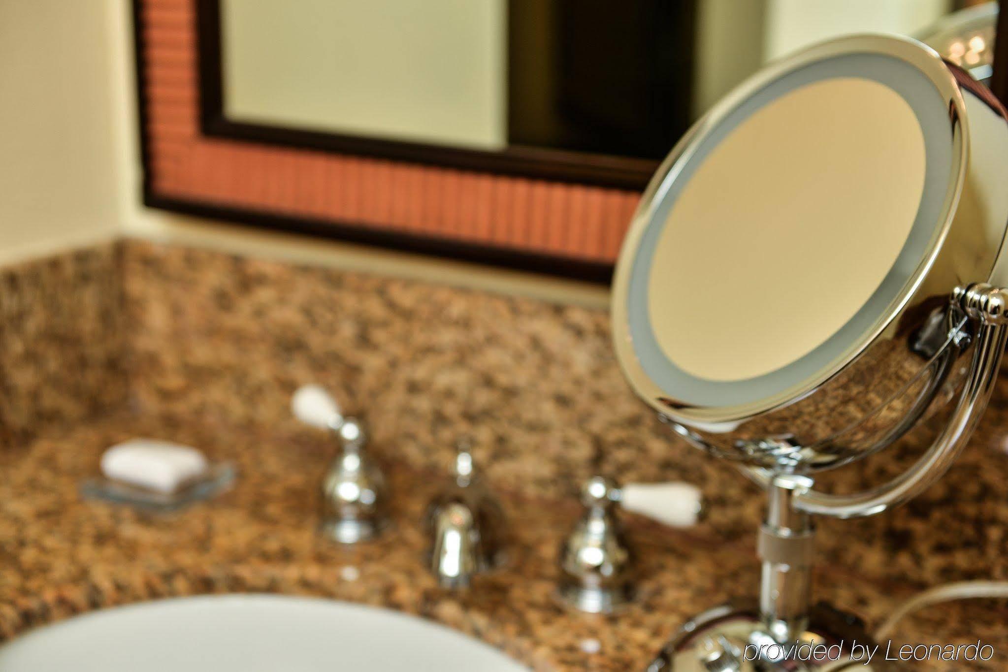 St Charles Inn, Superior Hotel New Orleans Bagian luar foto