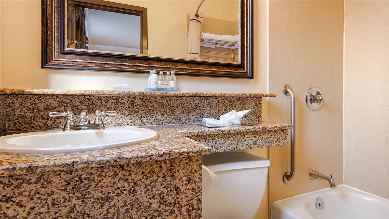 St Charles Inn, Superior Hotel New Orleans Bagian luar foto