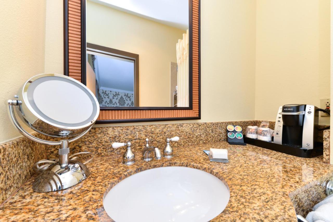 St Charles Inn, Superior Hotel New Orleans Bagian luar foto